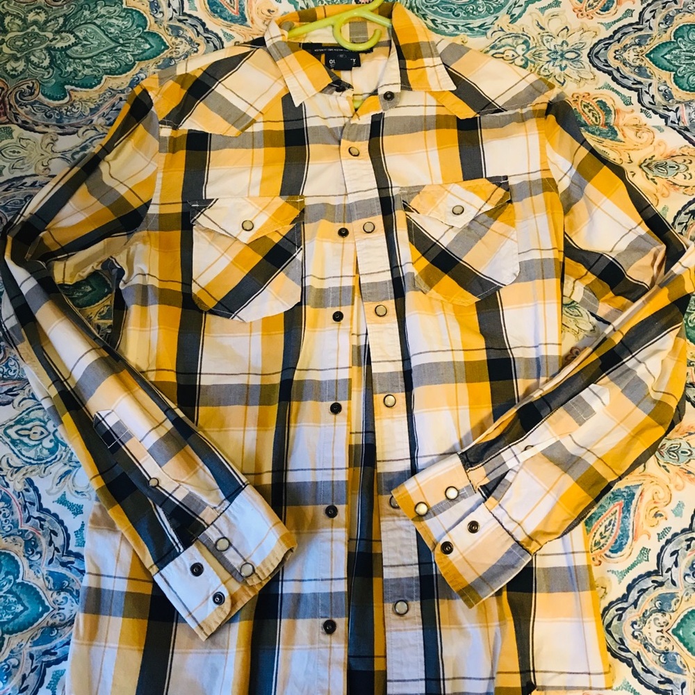 Men’s long sleeve shirt